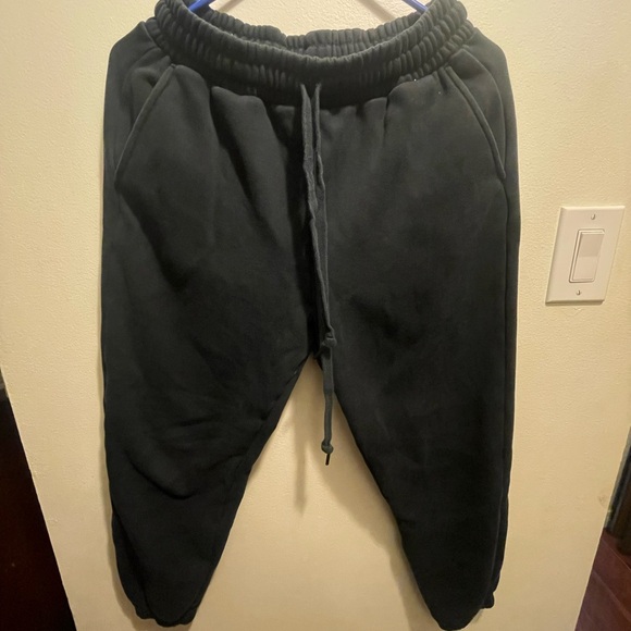 Fabletics Black Sweatpants - Picture 1 of 5
